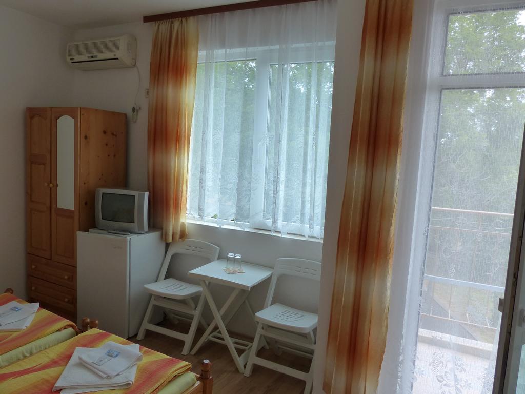 Sunhouse Rooms ซาเรโว ภายนอก รูปภาพ