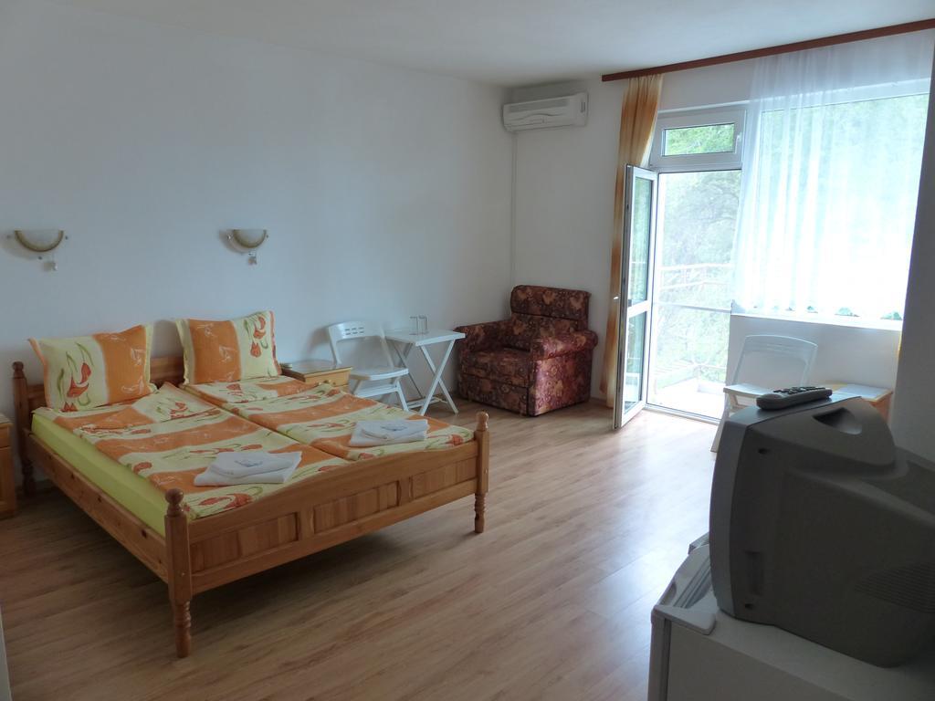 Sunhouse Rooms ซาเรโว ภายนอก รูปภาพ