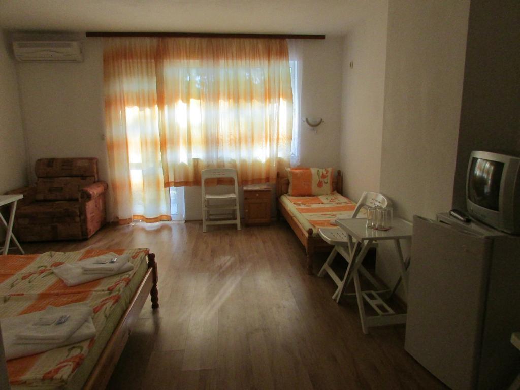 Sunhouse Rooms ซาเรโว ภายนอก รูปภาพ